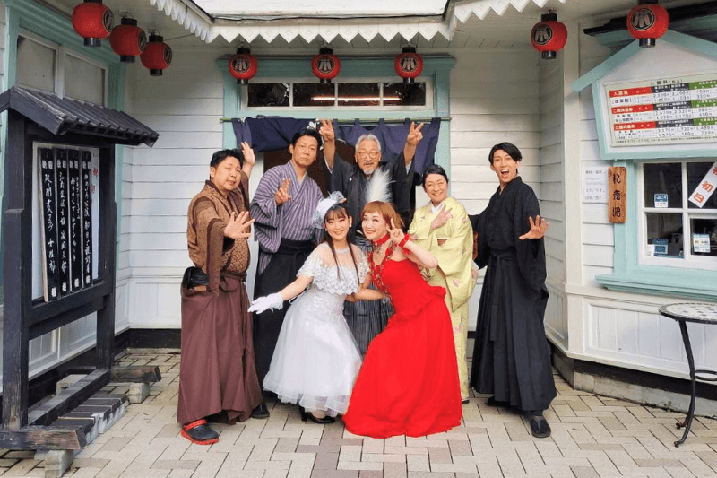 令和7年 康楽館常打芝居 劇団ゆめいろ公演出演者の集合写真