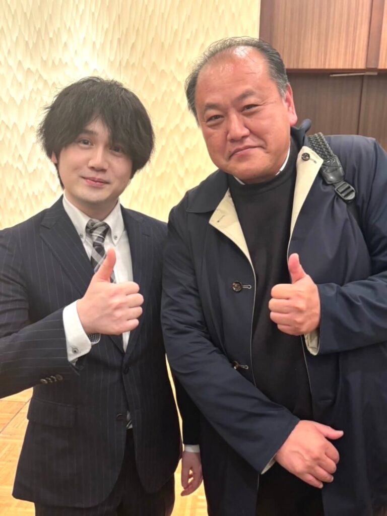 井上恭介さんと日景健貴のツーショット